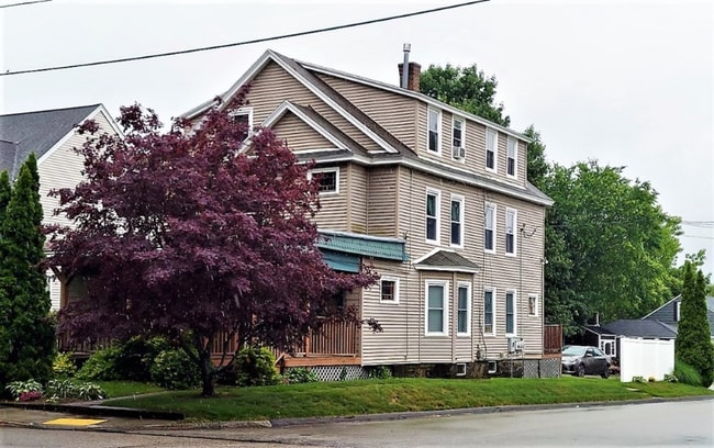 Building Photo - 330 Massasoit Rd