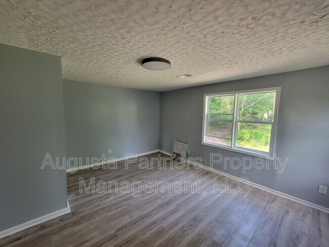 Foto del edificio - 2554 1/2 Richmond Hill Rd