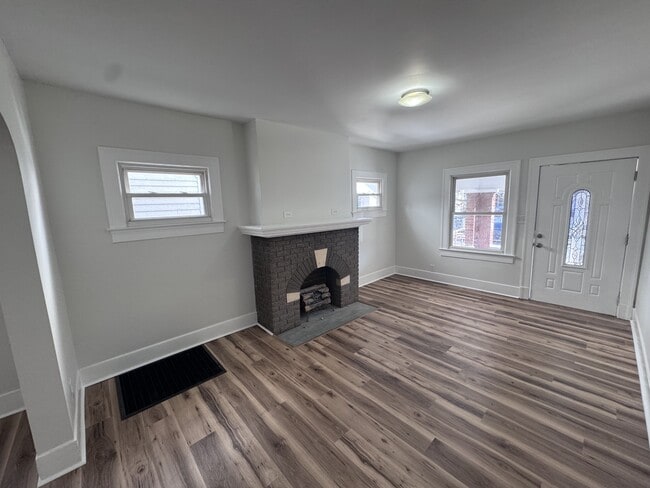 Building Photo - 310 S 42nd St