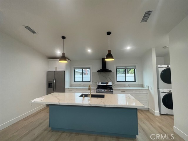 Building Photo - 8927 Cardinal Ave