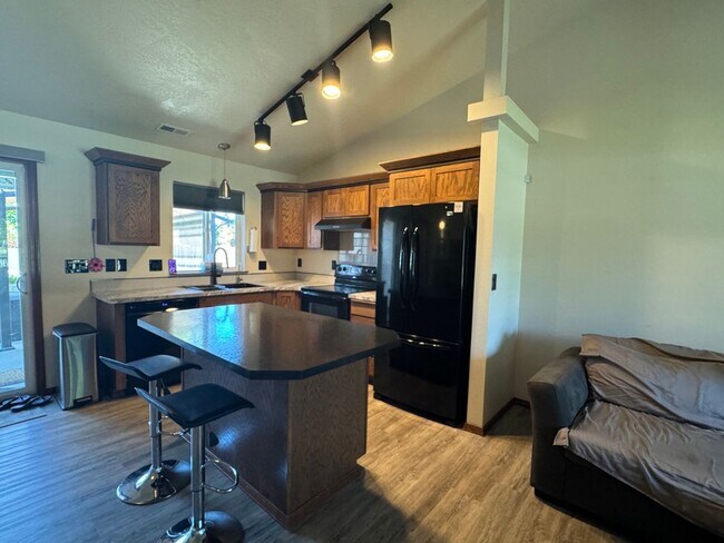 Building Photo - Charming Two-Bedroom Home in Rathdrum, ID