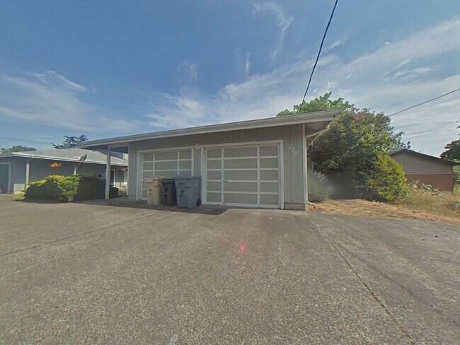 Foto del edificio - 2 Bedroom Duplex ~ Close to 9th Street ~ S...