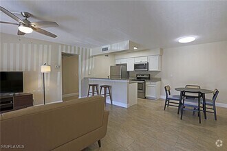 Building Photo - 5327 Summerlin Rd