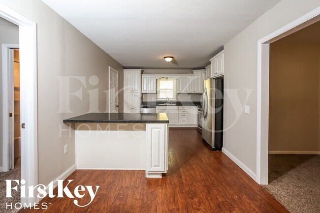 Foto del edificio - 607 NE Main St