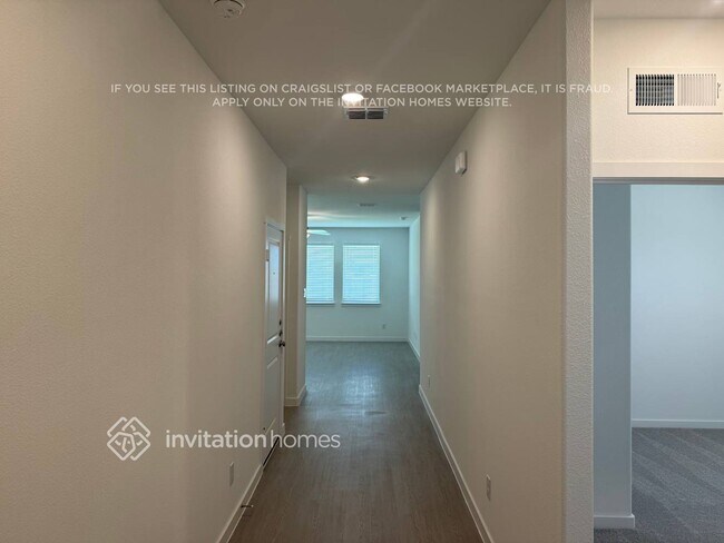 Foto del edificio - 213 Hazelnut Dr