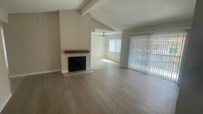 Building Photo - 8212 Slater Ave