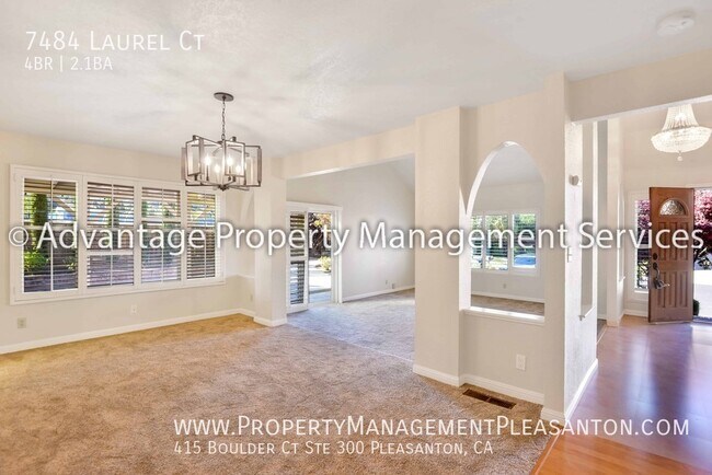Foto del edificio - 7484 Laurel Ct