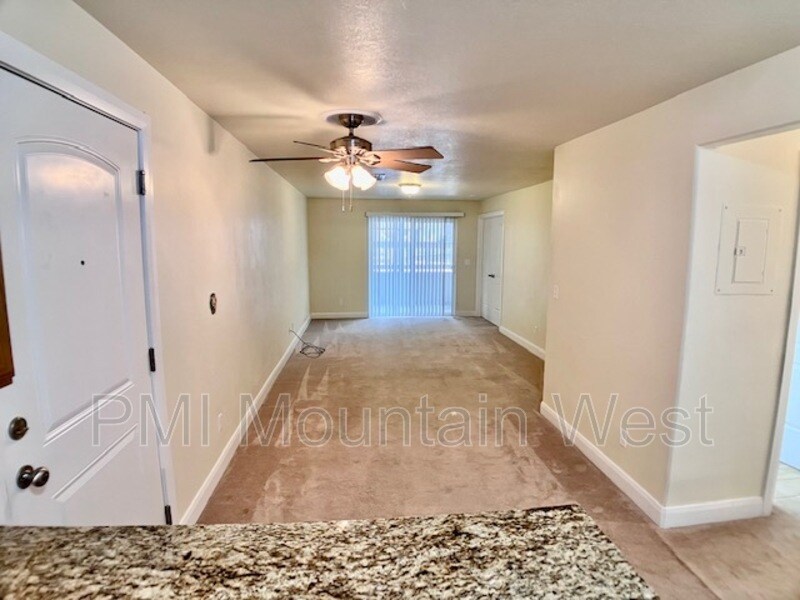 2779 W 5525 S Unit E25, Roy, UT 84067 Condo for Rent in Roy, UT