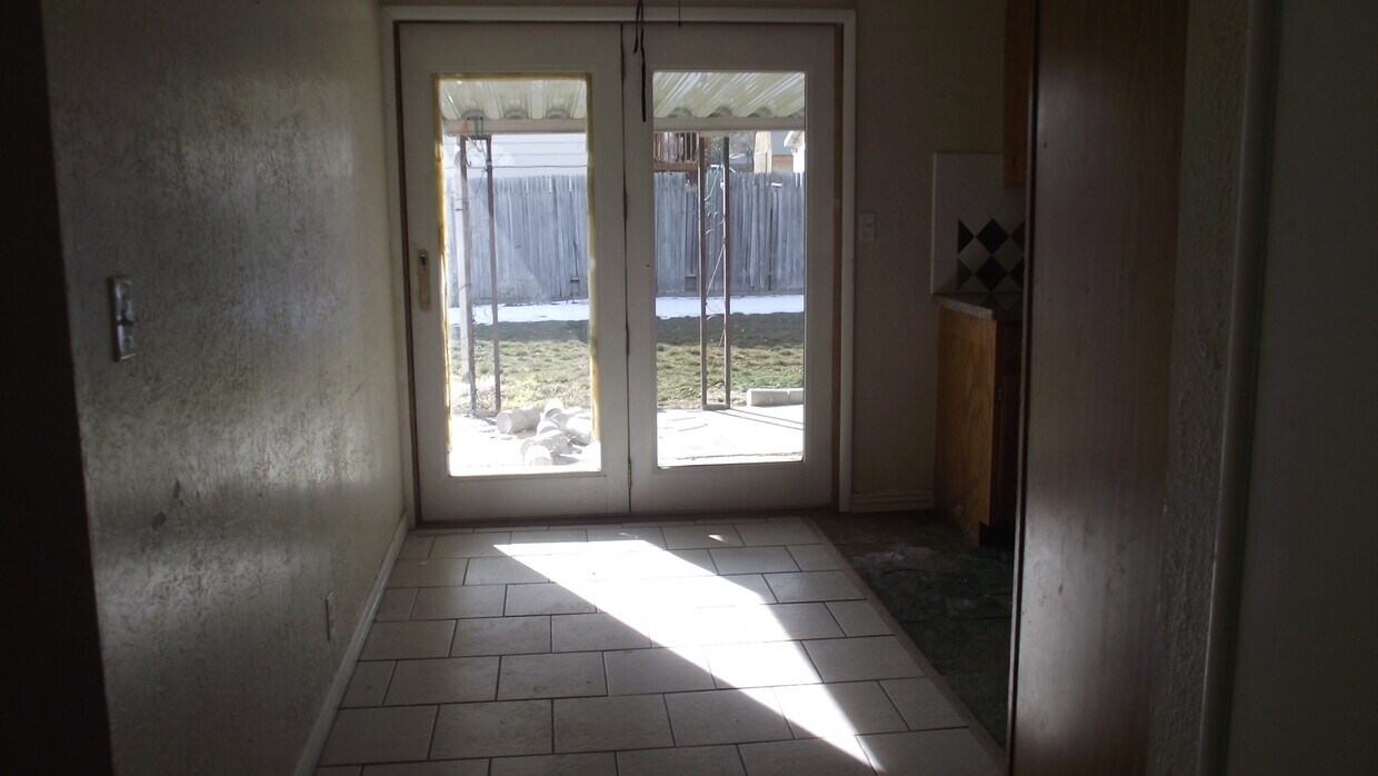 dining area - 7665 W 3210 S