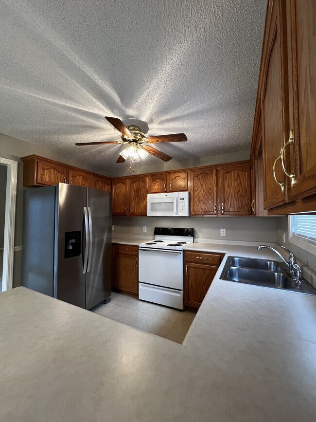Foto del edificio - 3427 Poplar Hill