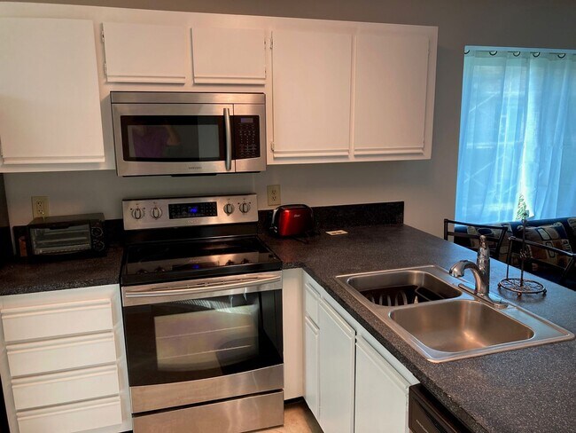 Foto del edificio - Furnished 2 Bedroom-2 Bath Condo in Estuary Complex of Marco Island