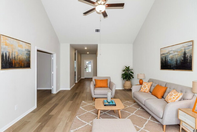 Building Photo - 416 Mustang Trot Dr