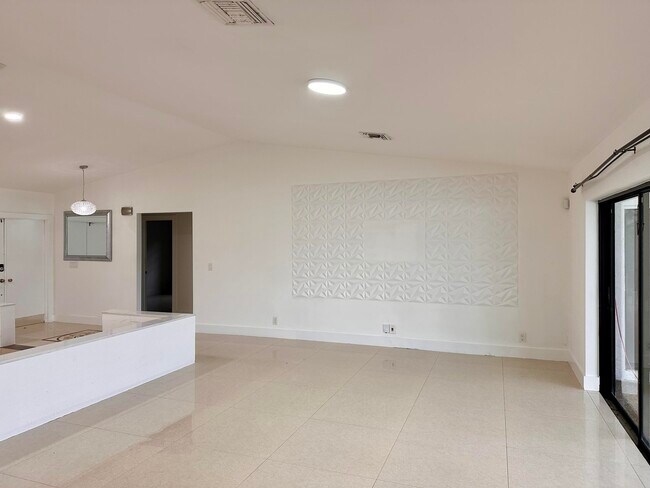 Foto del edificio - 10213 SW 1st Ct