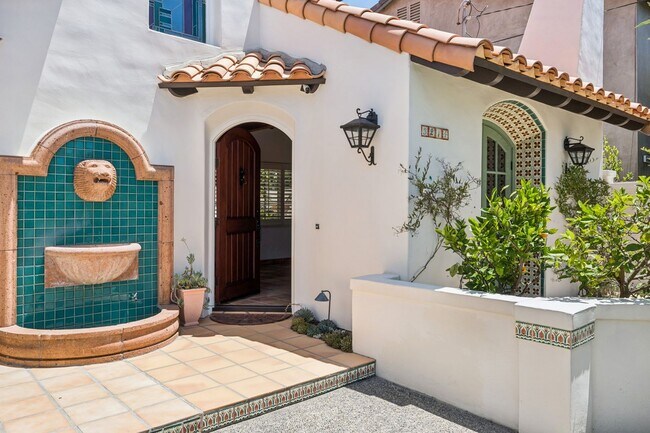 Foto del edificio - Charming 3BD Home in Coveted Newport Heights