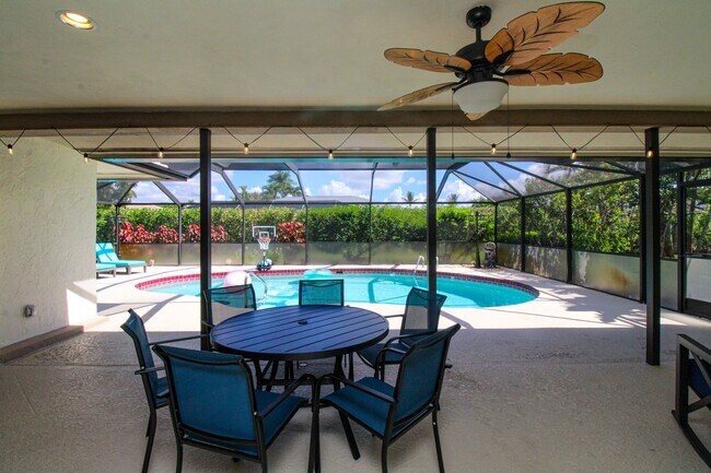 Foto del edificio - ** 3 BED\2 BATH SINGLE FAMILY HOME WITH PRIVATE HEATED POOL ** LELY GOLF ESTATES IN NAPLES FL ** ...