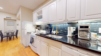 Primary Photo - 290 Beacon St