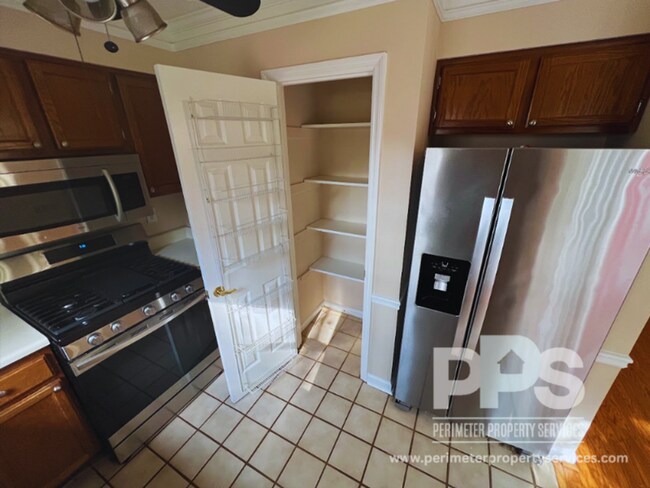 Foto del edificio - 2950 Lexington Trace Dr