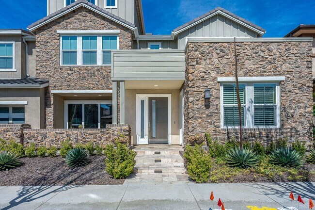 Foto del edificio - Altair Mansion, 24 Hour Guarded, 5Bed|6bath, Nearly 5000sqf