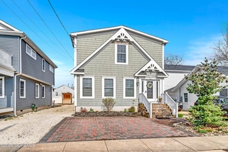 Building Photo - 1814 Briarwood Terrace