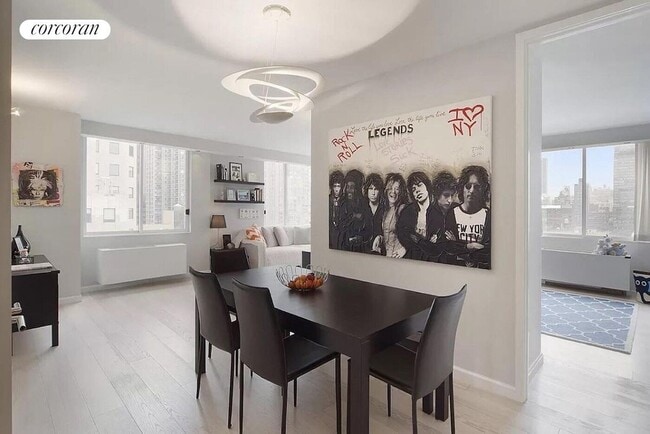 Foto del edificio - 350 W 50th St