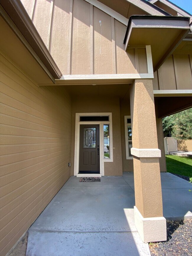 Foto del edificio - Lawn Care included!  4 bed 2.5 bath Neighb...
