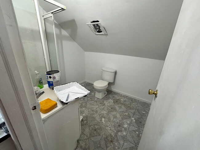 Building Photo - 522 Devon St