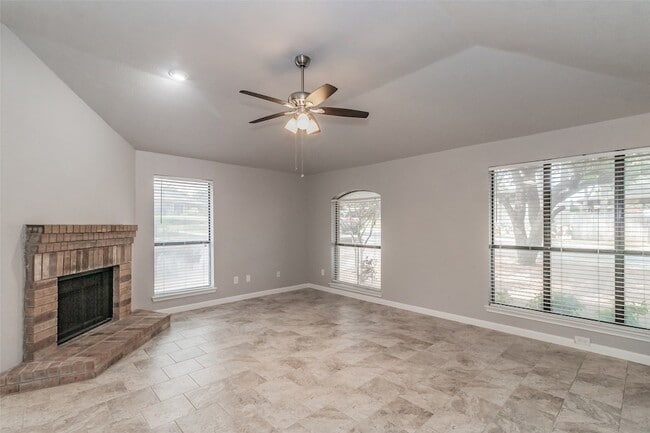 Building Photo - 2312 Shady Turf Dr