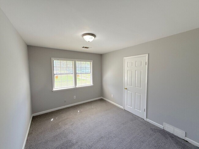 Foto del edificio - 1445 Robin Hood Ln
