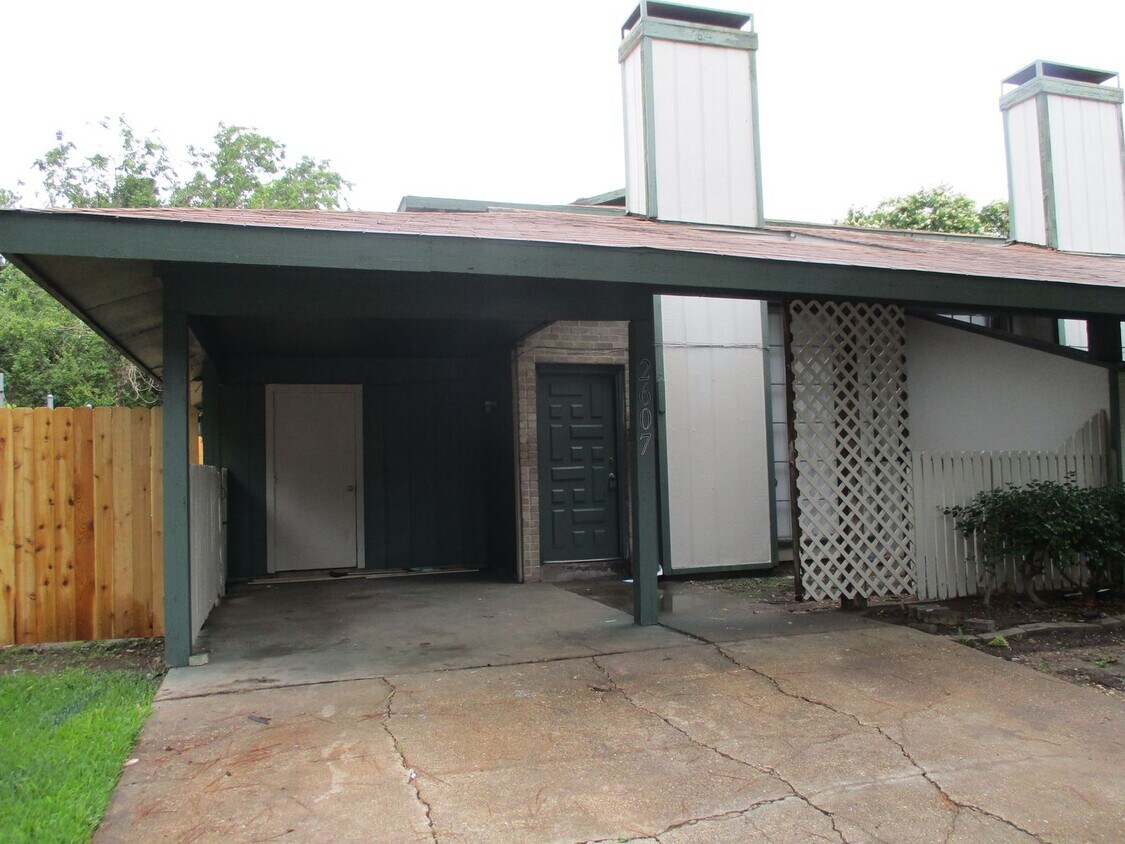 Primary Photo - 2607 San Sabastian Cir