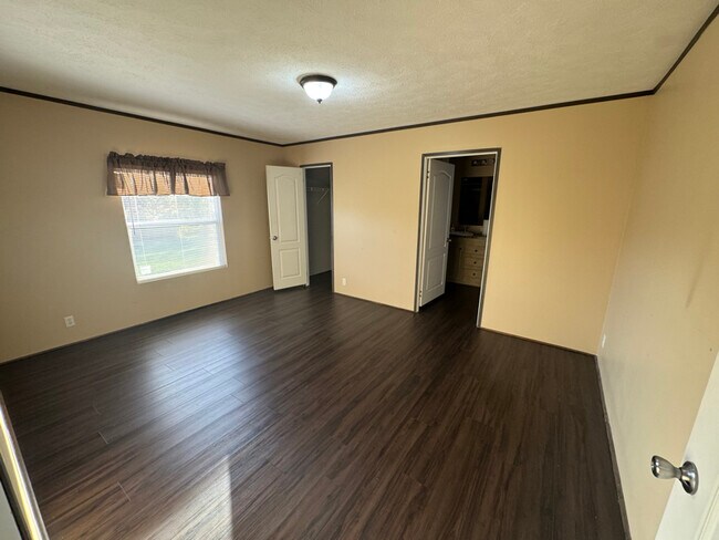 Foto del edificio - 1926 Wilsonville Rd