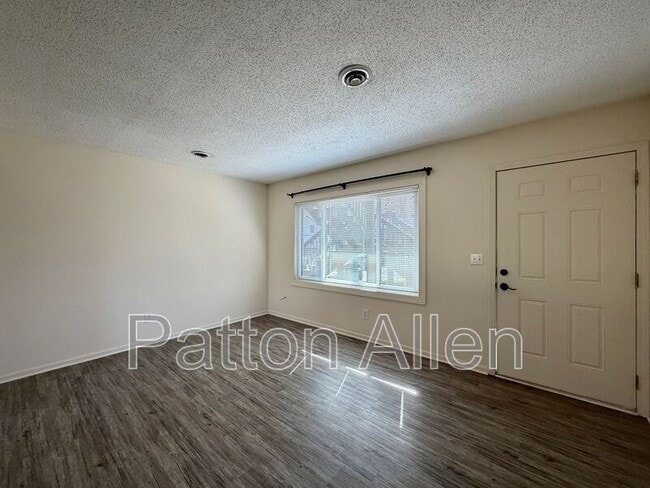 Building Photo - 23 Dawnwood Cir