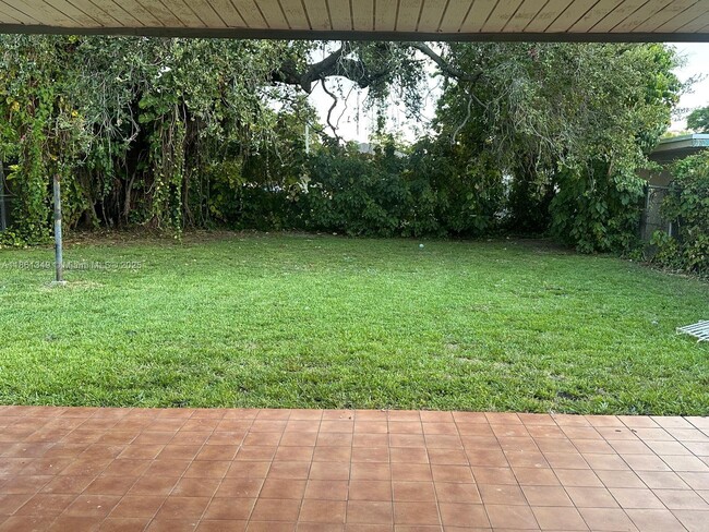 Foto del edificio - 1150 SW 12th St
