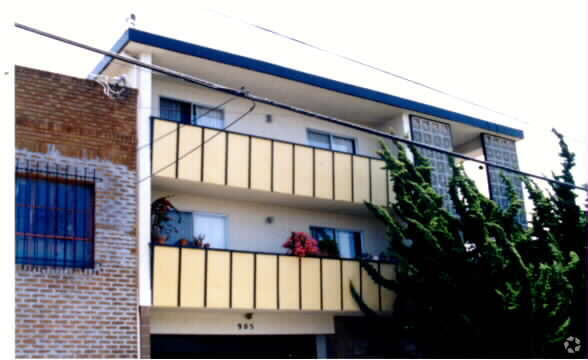 Foto del edificio - 905 Evelyn Ave
