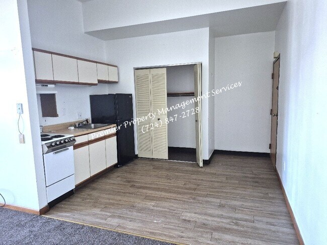 Foto del edificio - 518 W Cunningham St