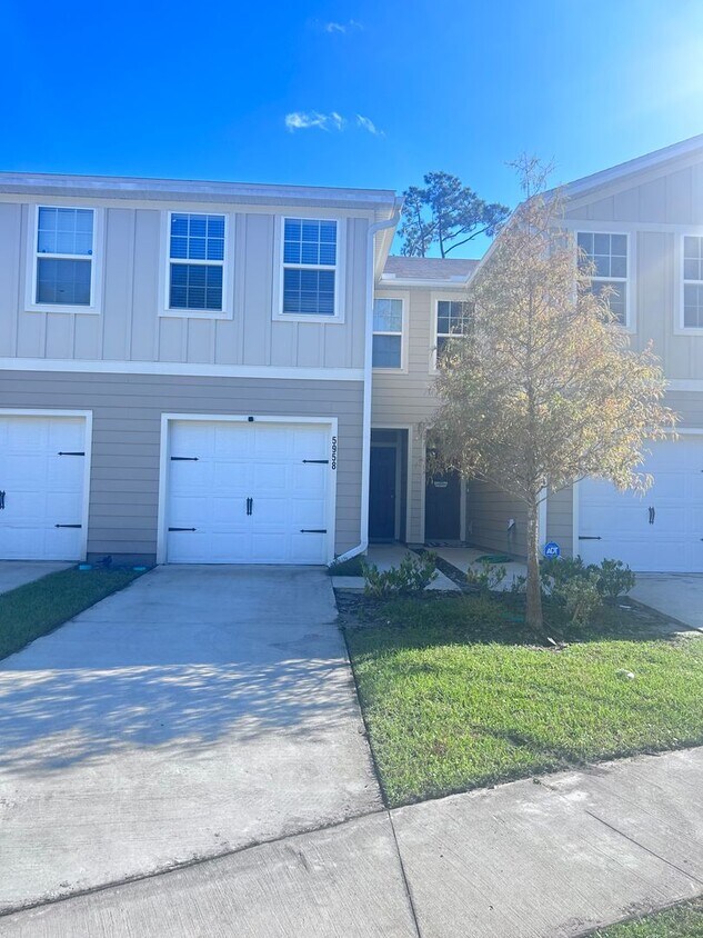 Primary Photo - Fully furnished 3/2.5 new construction tow...