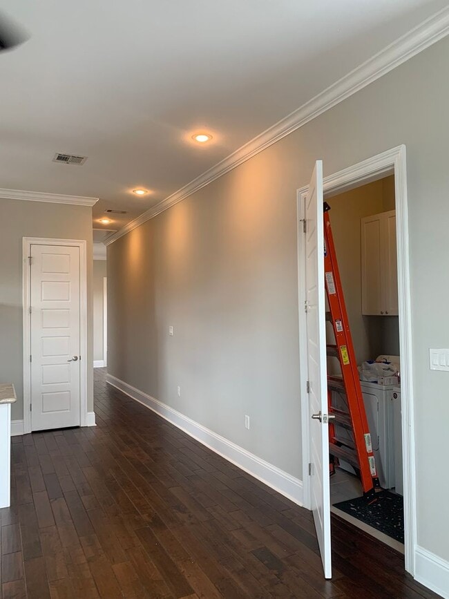 Photo - 2512 Valence St Apartment