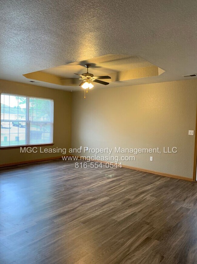Foto del edificio - 914-916 SW Sandy Ln