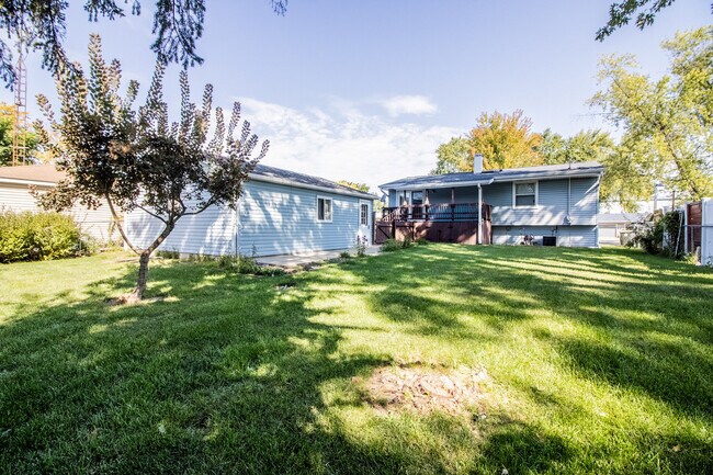 Building Photo - 738 Tinley Dr