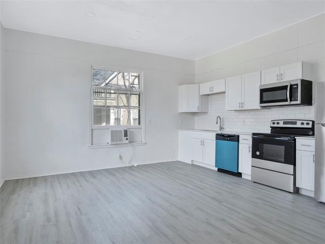 Building Photo - 827 S Crockett St