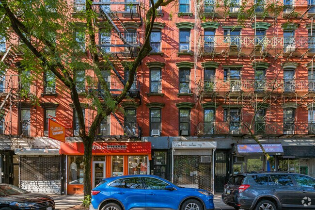 332 E 11th St, Nueva York, NY 10003-7424 - 332 E 11th St
