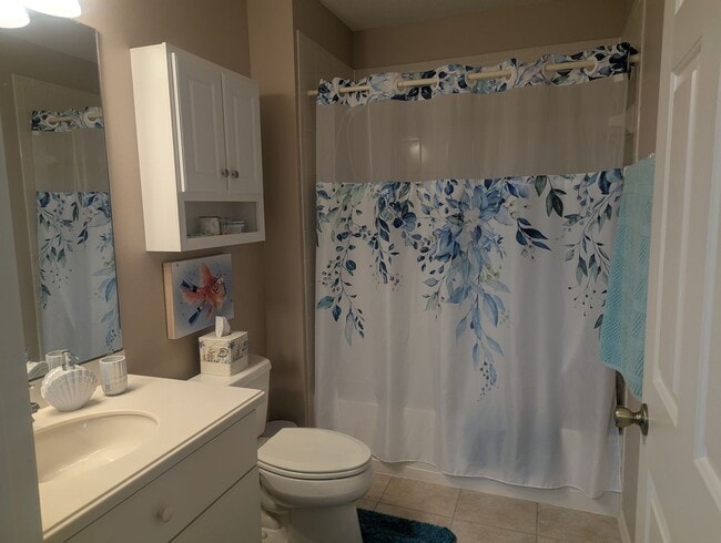 Building Photo - Lovely 2 bedroom, 1 bath home located in the beautiful community of the Legacy of Leesburg