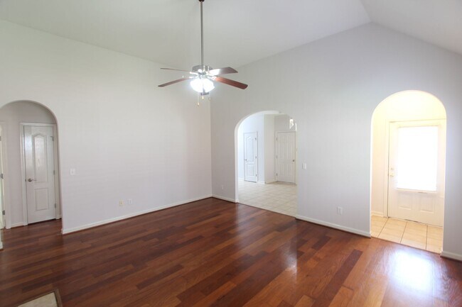 Building Photo - Homewood Area - Oxmoor Glen - Minutes to Downtown & UAB