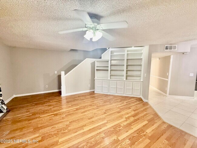 Building Photo - 1165 Fromage Cir E