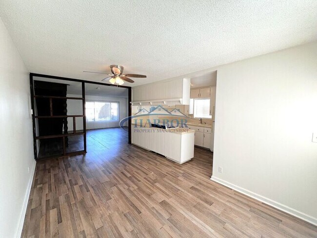 Foto del edificio - 3820 W 242nd St