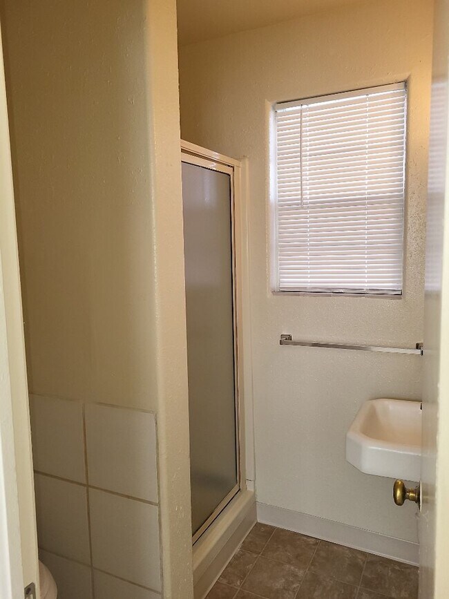 Foto del edificio - 915 Willow St