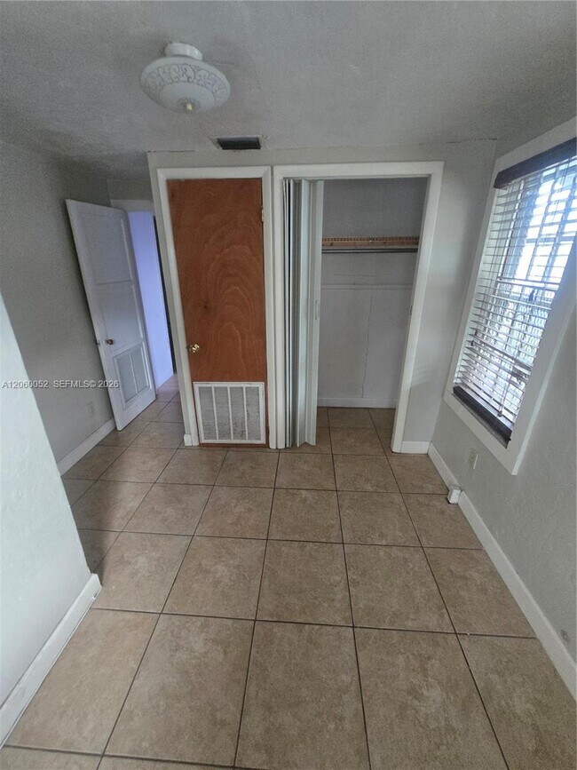 Foto del edificio - 1795 NW 85th St