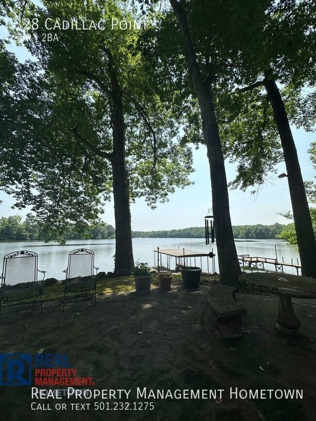 Building Photo - NEW LISTING!! Furnished LAKE Home on Beaut...