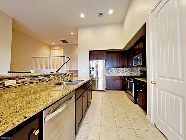 Building Photo - 4 br, 3.5 bath House - 6307 Rocky Point Ct