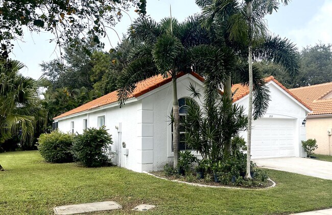 Photo - 1713 Carriage Brooke Dr House