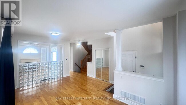 Photo du bâtiment - 3364 Hayhurst Crescent